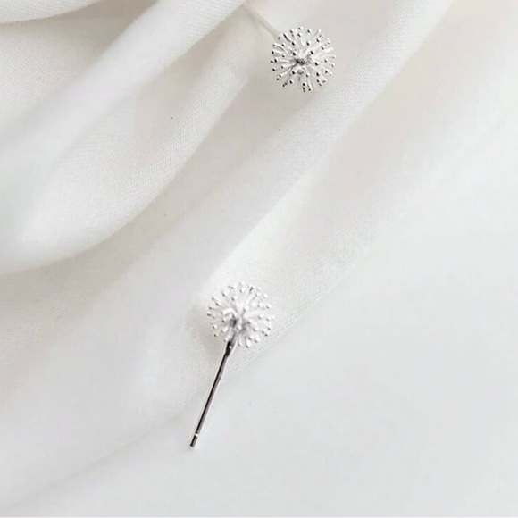 “Dandelion Balls” 925 Sterling Silver Tiny Dainty Spikey Flower Firework Studs - Picture 15 of 16